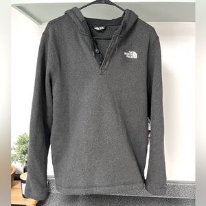 The North Face pullover, Men’s size Medium, 3-button sweatshirt